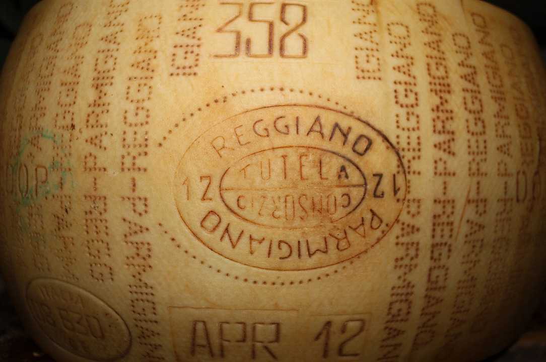 Parmigiano Reggiano: ricorso contro il “parmesan” Kraft