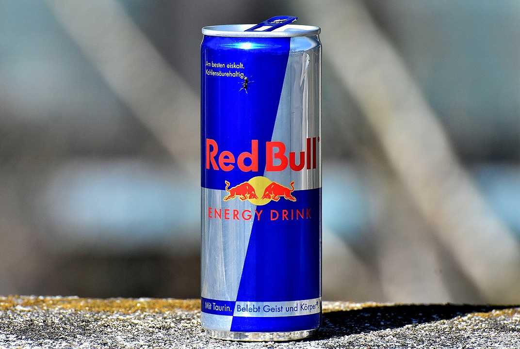 Red Bull: più di cinque zollette di zucchero in una lattina
