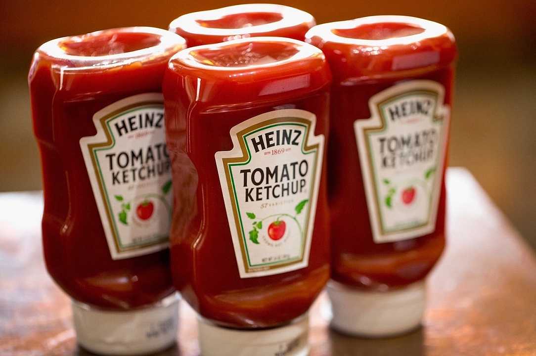 Kraft Heinz lancia la prima bottiglia di ketchup di carta