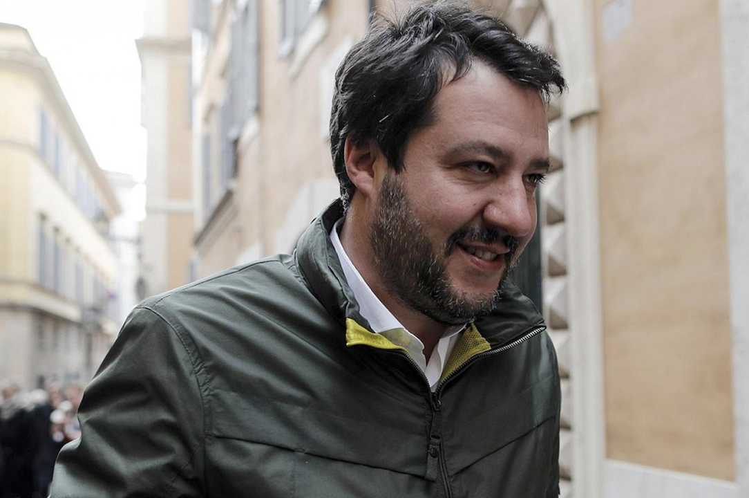 Sarzana: torta a tema Lega per Matteo Salvini, pasticcere insultato