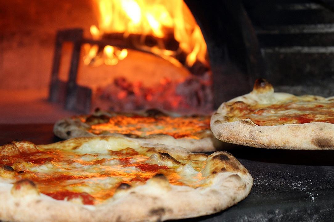 Asti: una pizzeria si trasforma in un bar come escamotage al Decreto Coronavirus