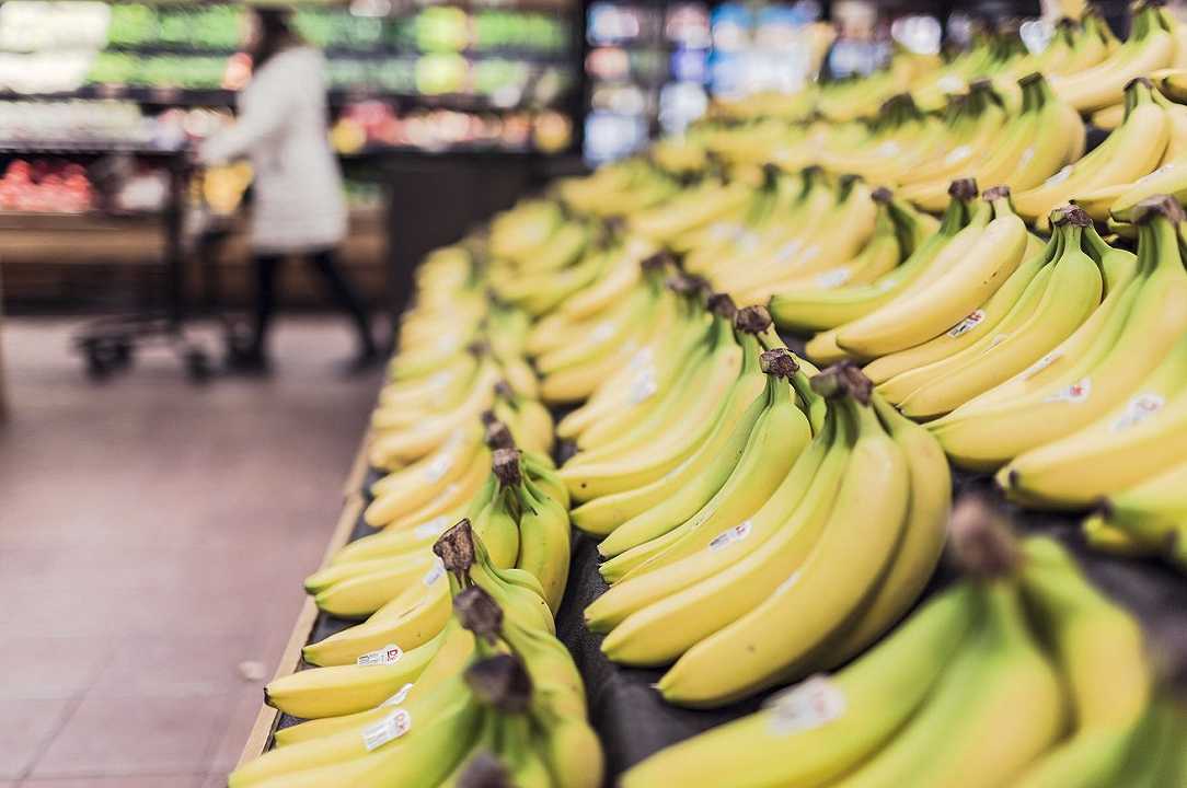 Regno Unito: torna l’imballaggio di plastica per le banane