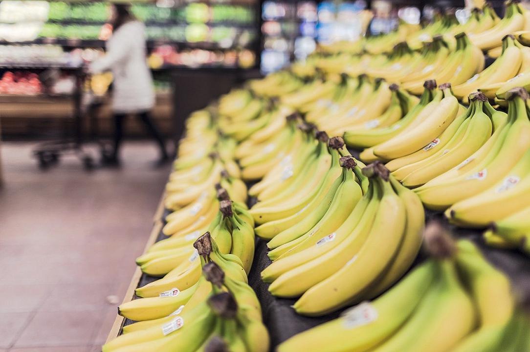 Uk, plastic free: i consumatori preferiscono le banane confezionate