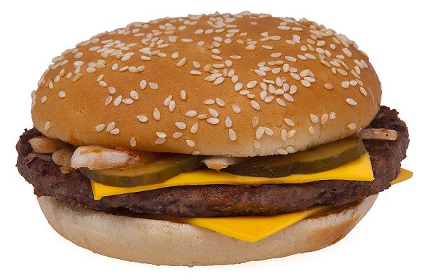 McDonald’s: poliziotto accusa dipendente di aver morso il panino, ma si era dimenticato di averlo morso lui stesso