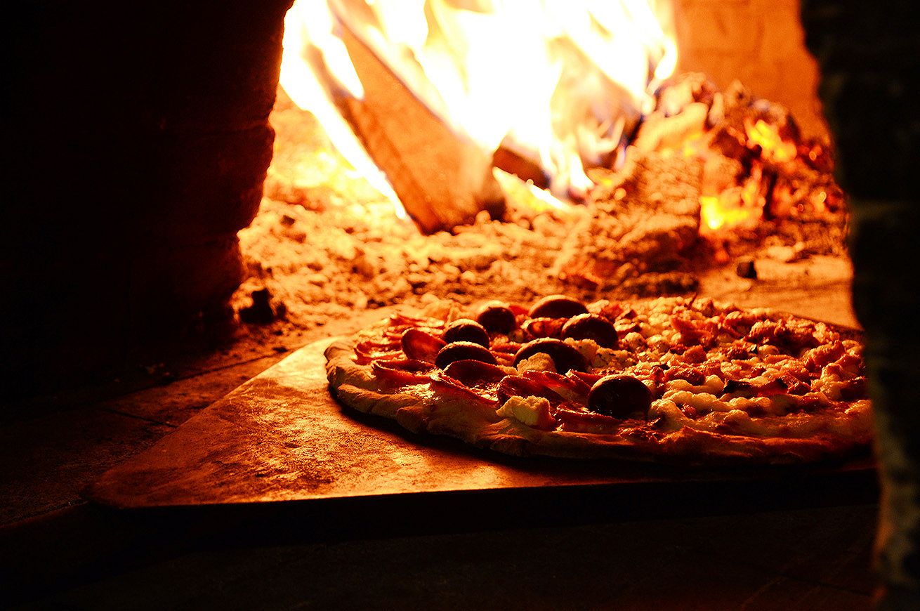 pizza-pizzaiolo-rifiuta-cliente-pugno