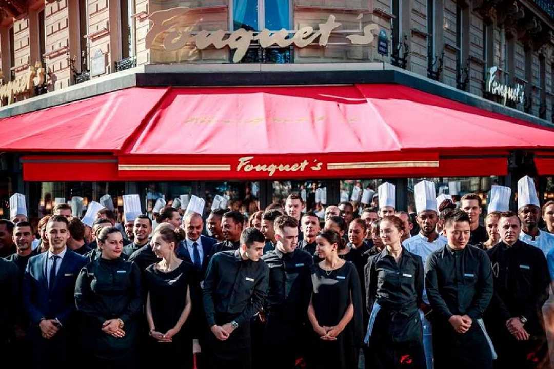 Ristorante-brasserie Fouquet’s riapre a Parigi dopo manifestazioni dei gilet gialli