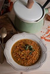 zuppa-di-lenticchie-rosse-piatto-800x1182