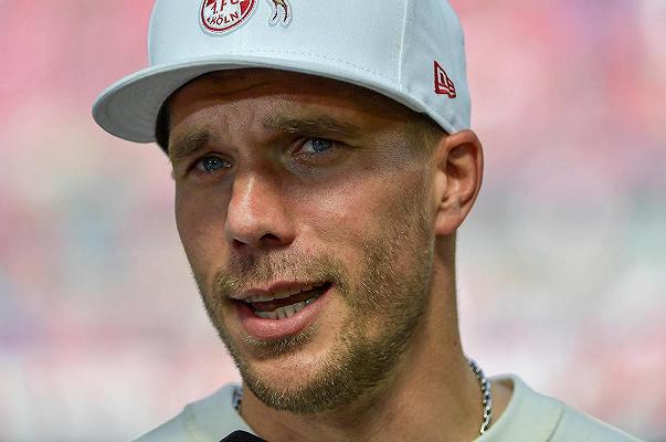 Lukas Podolski firma con il Colonia per vendere gelati