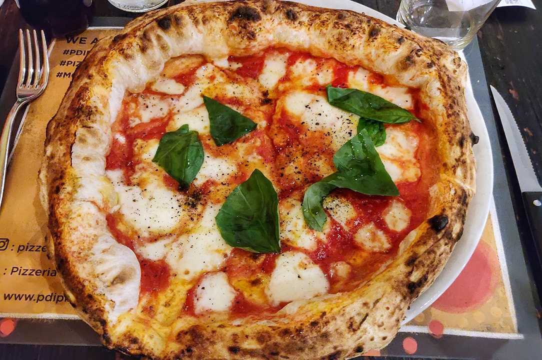 Pizzerie: pizzo nei locali di Napoli, mille euro in più se il posto è a Capri