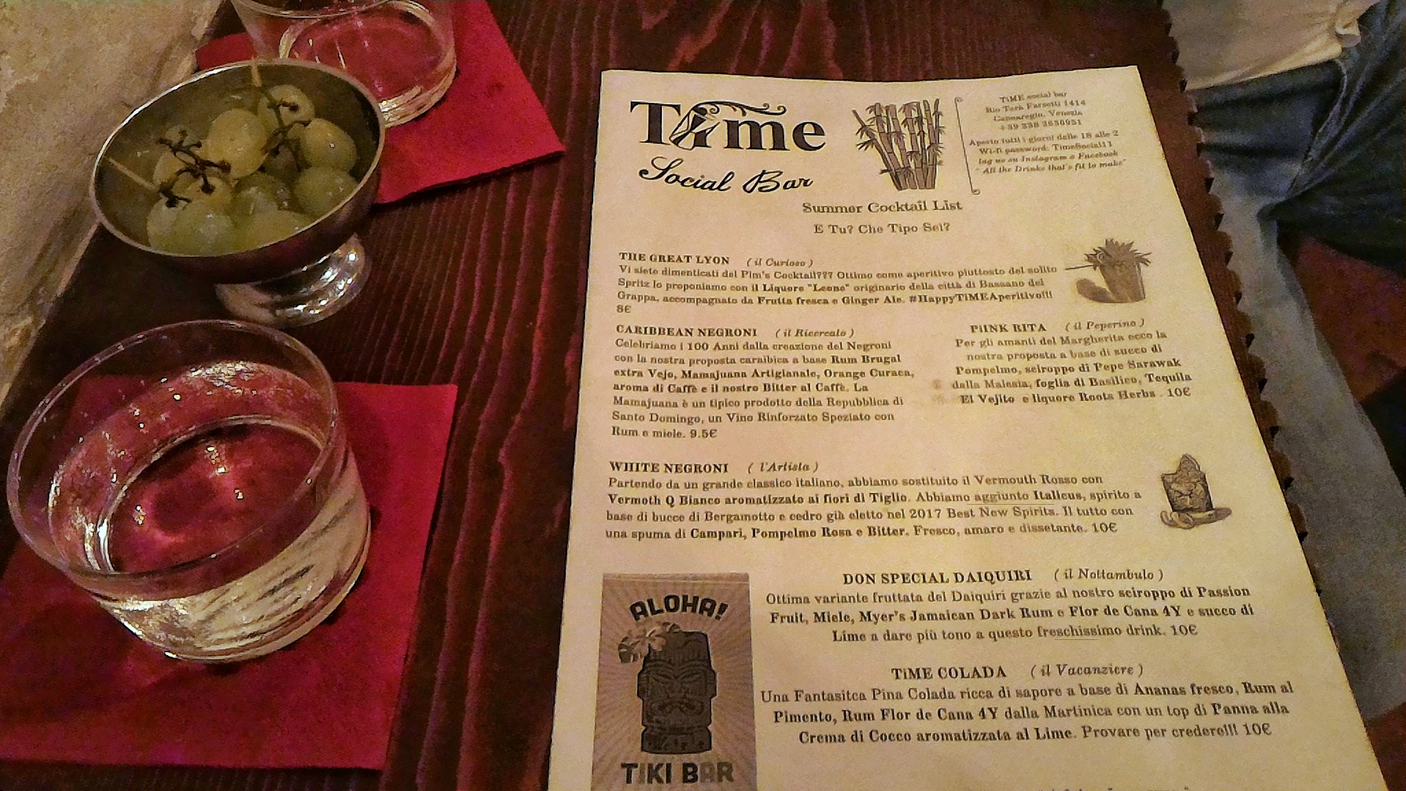 Time social bar