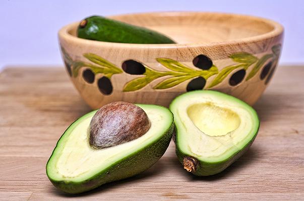 Avocado, mandorle, avena: come cambia il carrello secondo Nielsen