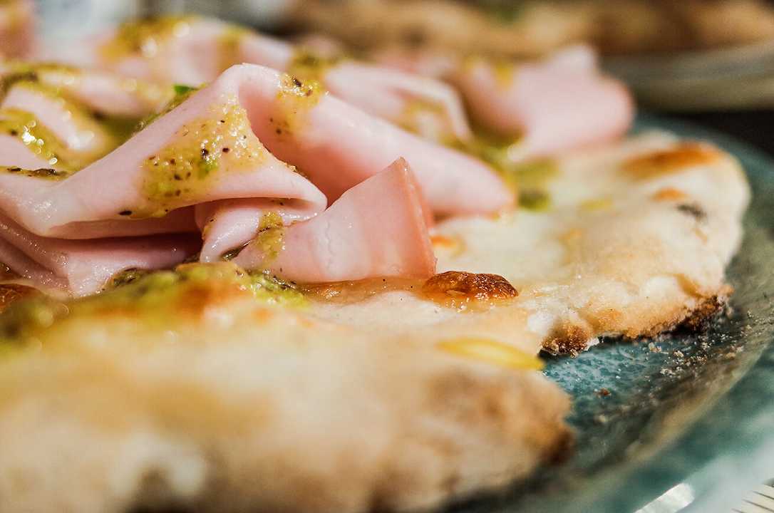 Pizza senza glutine: cosa cambia nella preparazione dell’impasto (e perché)