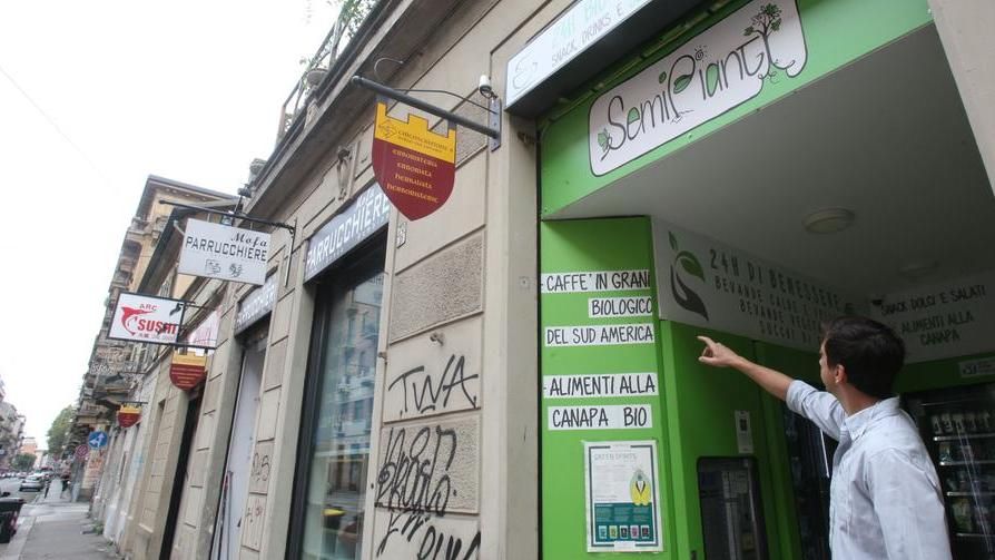 Torino, sushi bar risulta una lavanderia: qualcuno aggiorni quei cartelli