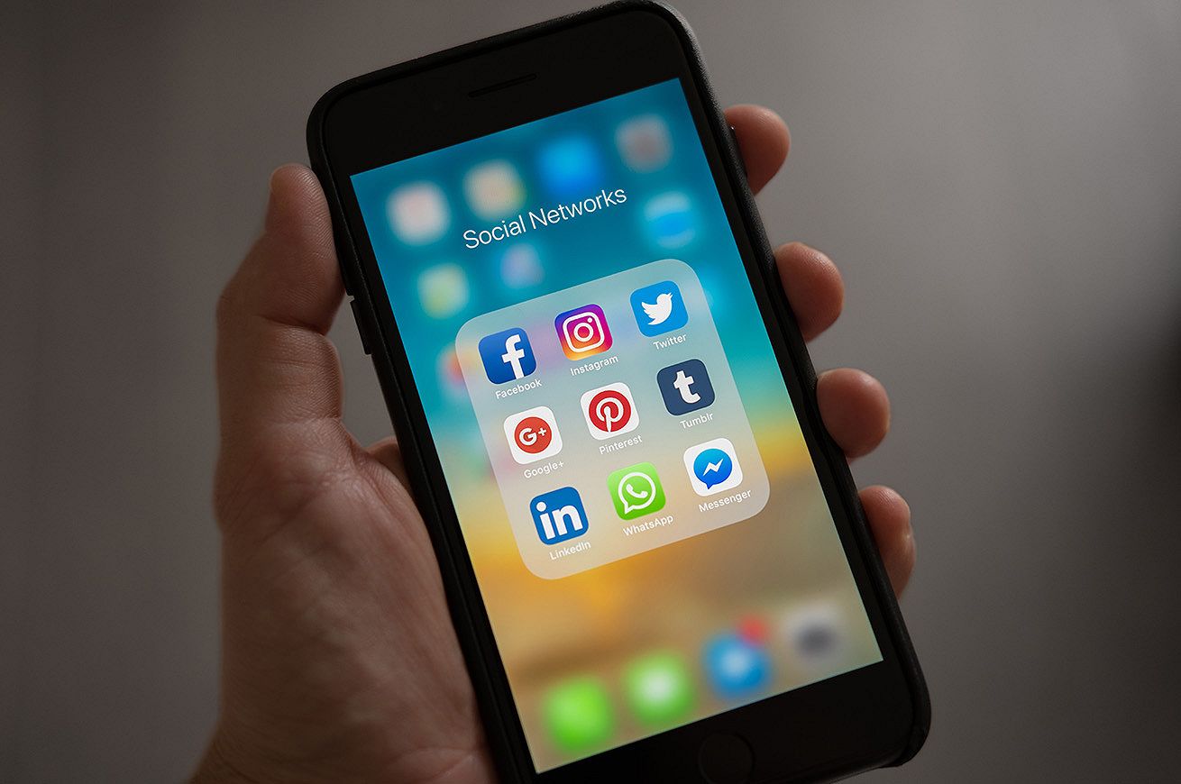 twitta-dal-frigorifero-mamma-confisca-telefono