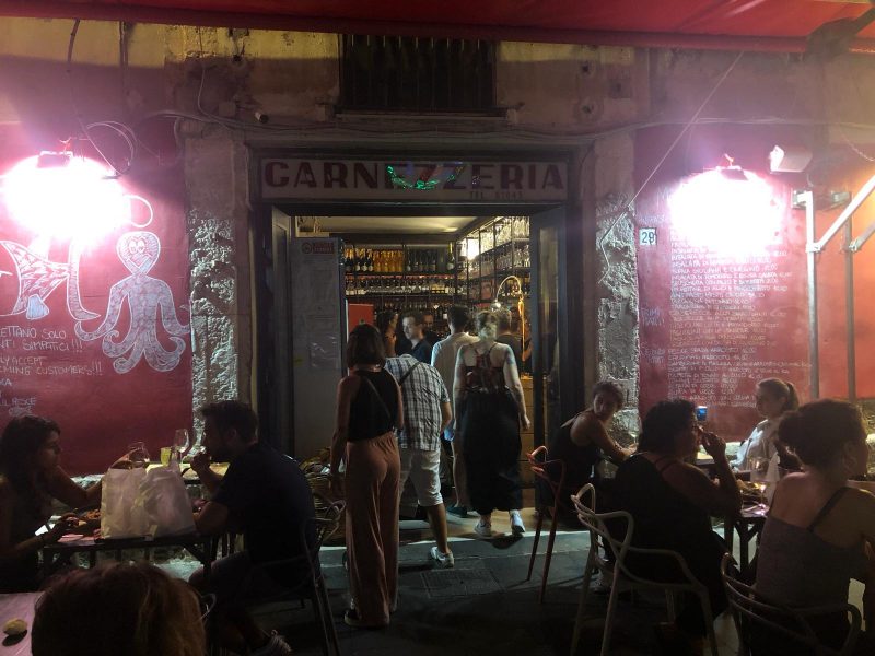 Carnezzeria a Siracusa, recensione mangiare pesce al mercato di Ortigia Carnezzeria a Siracusa, recensione mangiare pesce al mercato di Ortigia
