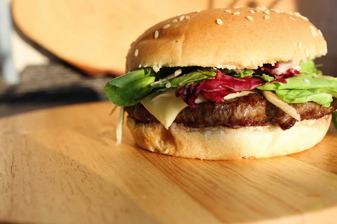 Hamburger senza carne: non fanno bene alla salute, parola di nutrizionista