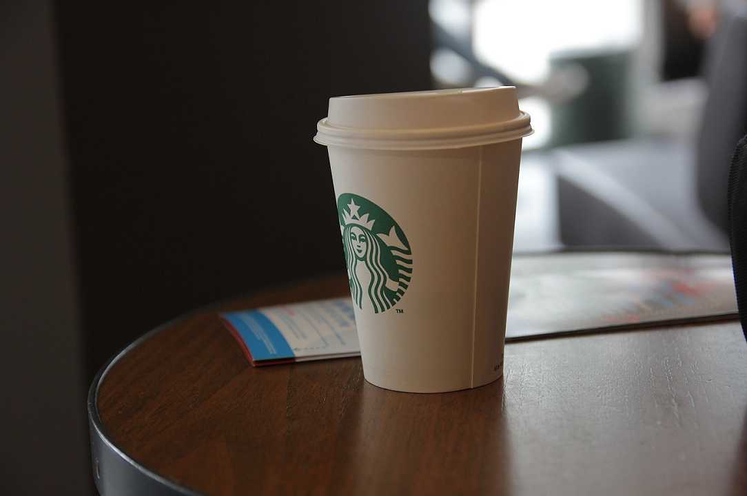 Starbucks: Isis al posto di Aziz sulla tazza è solo la punta dell’iceberg