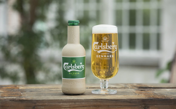 Carlsberg lavora sulle bottiglie di birra in carta
