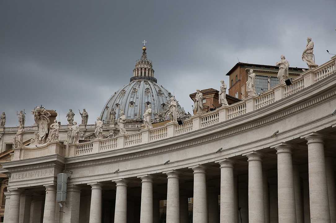 Borracce contro la plastica: in Vaticano arrivano quelle con lo stemma papale