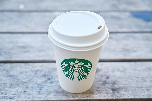 Starbucks cercherà di convincerci a scegliere alternative vegetali al latte