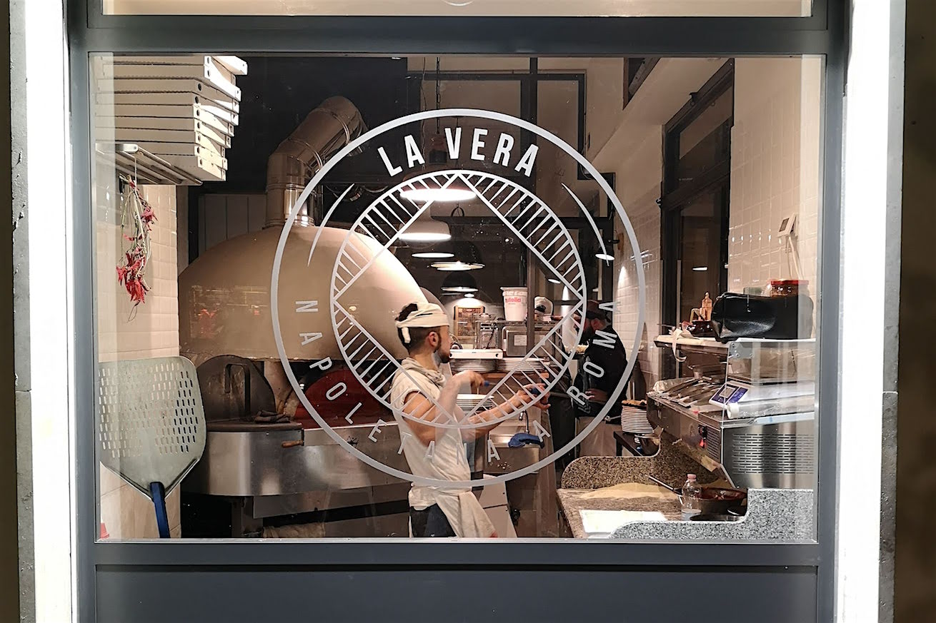la_vera_pizza_napoletana_a_roma_vista_via_gallia