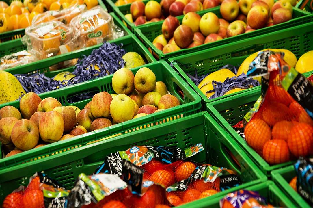 Supermercati: la plastica monouso per frutta e verdura sempre più diffusa