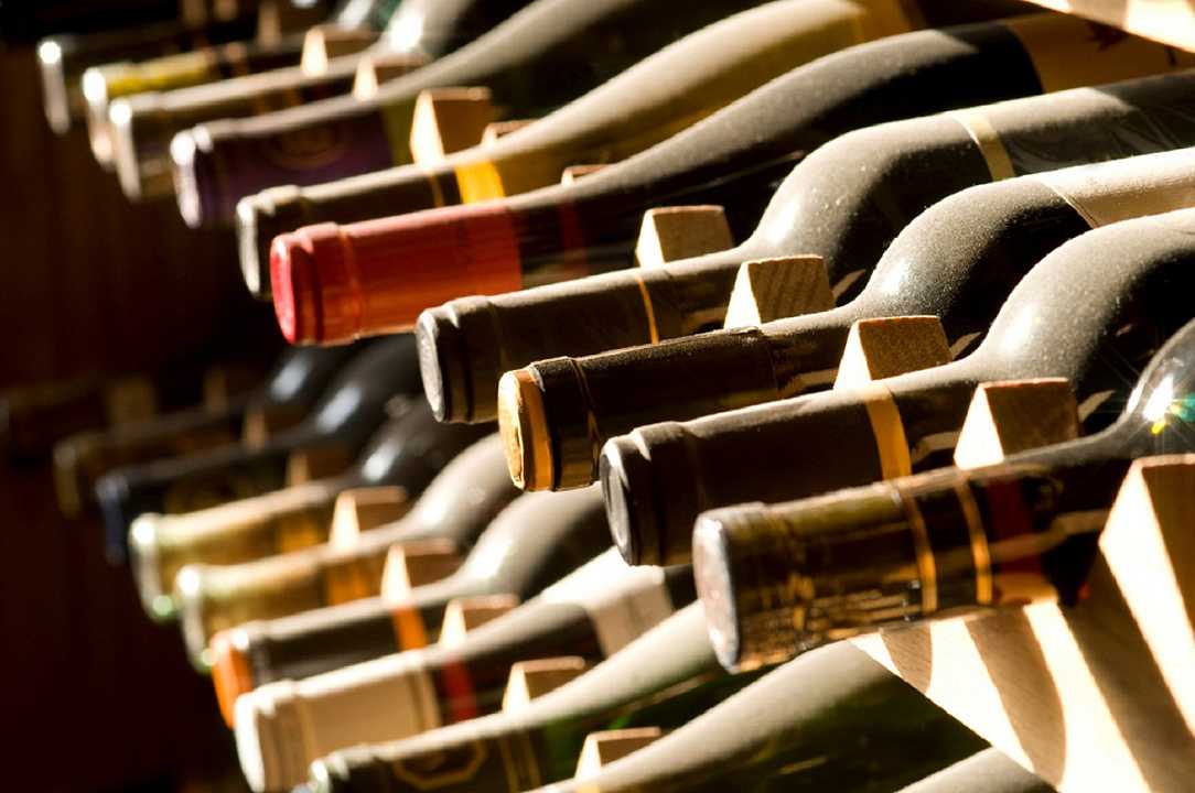 Montebello Vicentino: rubate 16 mila bottiglie di vino, ladri in fuga