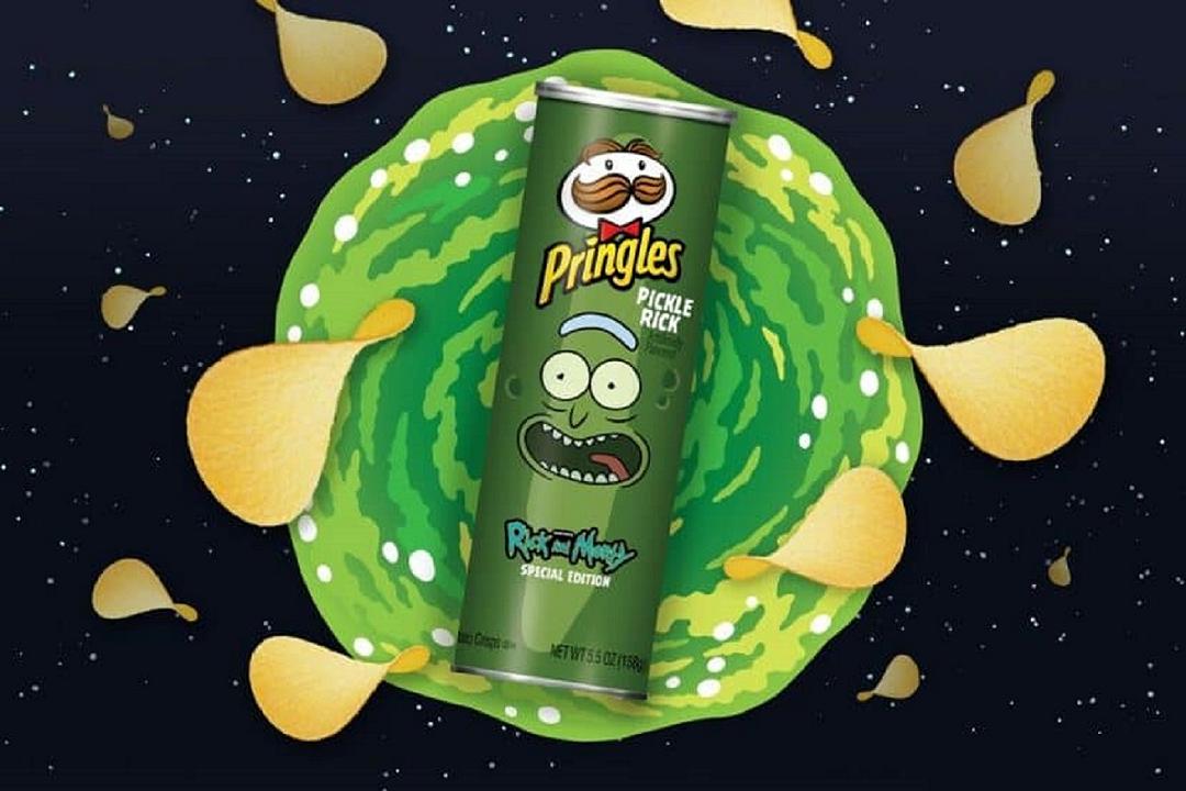 Pringles: le nuove patatine dedicate a Rick and Morty sanno di cetriolo sottaceto
