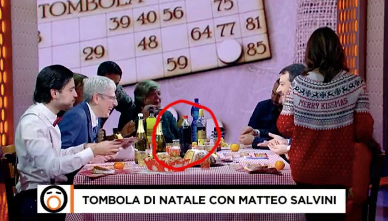 Mario Giordano invita Matteo Salvini per criticare il cibo straniero, ma pasteggiano a Coca Cola