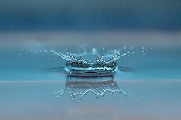 Torino, adolescenti ricoverati dopo aver bevuto da una bottiglia d’acqua acquistata al supermercato: conteneva ammoniaca