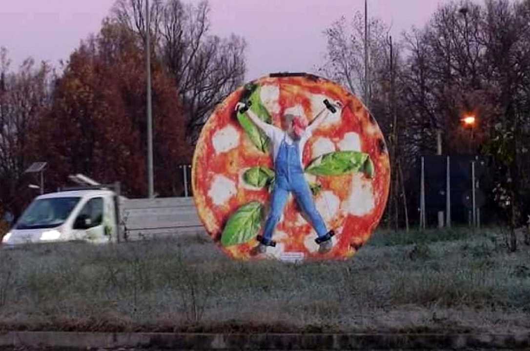 Pizza – gogna: il blitz contro lo sfruttamento davanti a Italpizza