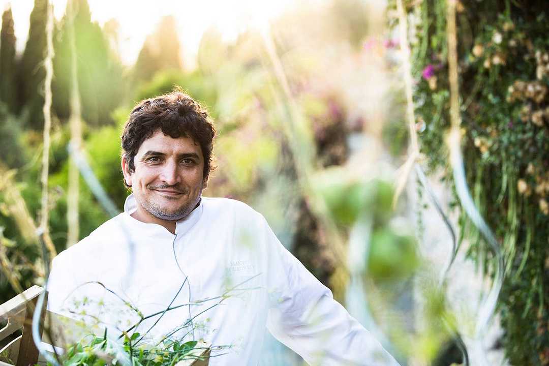 Mauro Colagreco, chef numero uno al mondo, cucina per lo staff dell’ospedale