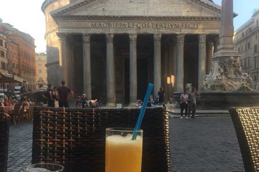 Roma, barista chiude: “troppe multe, voglio il reddito di cittadinanza”