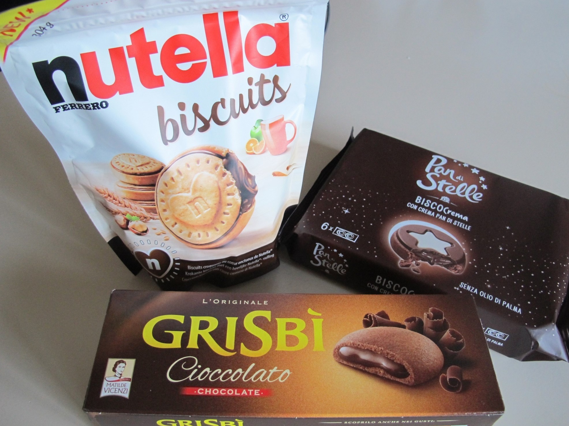 nutella biscuits vs grisbì vs biscocrema