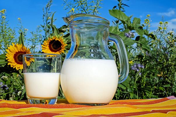 Latte italiano: trovate tracce di antibiotici e antinfiammatori