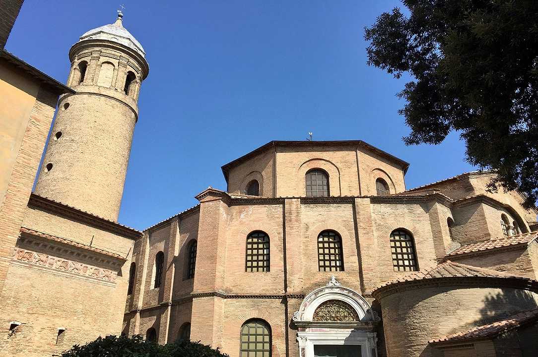 Ravenna: Mascia Ferri del Grande Fratello apre il nuovo locale Serafina