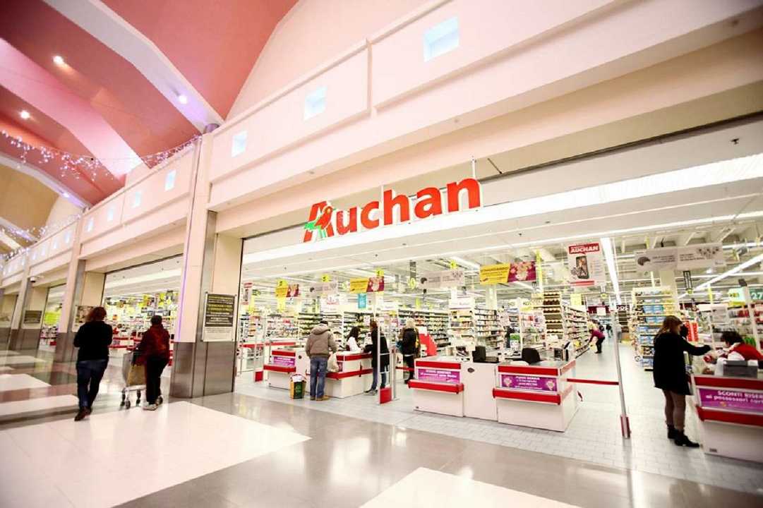 Auchan non se ne va: la catena francese continuerà a operare in Russia