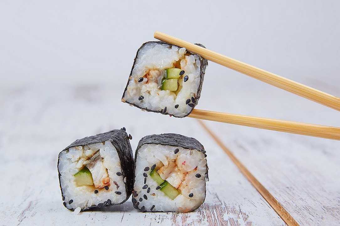 Istat, inflazione: nel paniere 2020 entrano Sushi take away e food delivery