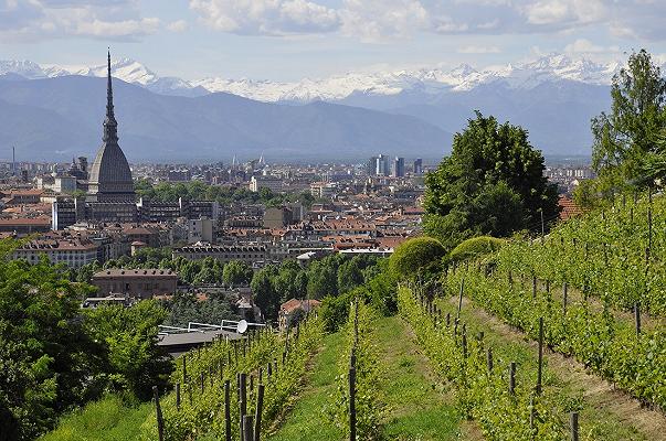 Torino: chiude il bar Mela Stregata, al suo posto una gastronomia siciliana