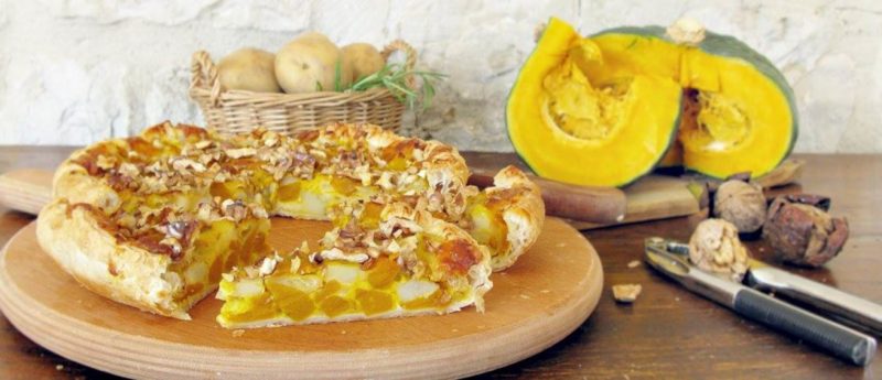 torta-salata-zucca-e-patate-con-scamorza-e-noci-taglio