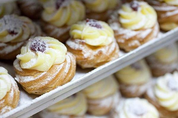 Zeppole di San Giuseppe: stop alla vendita per molti fornai della Campania