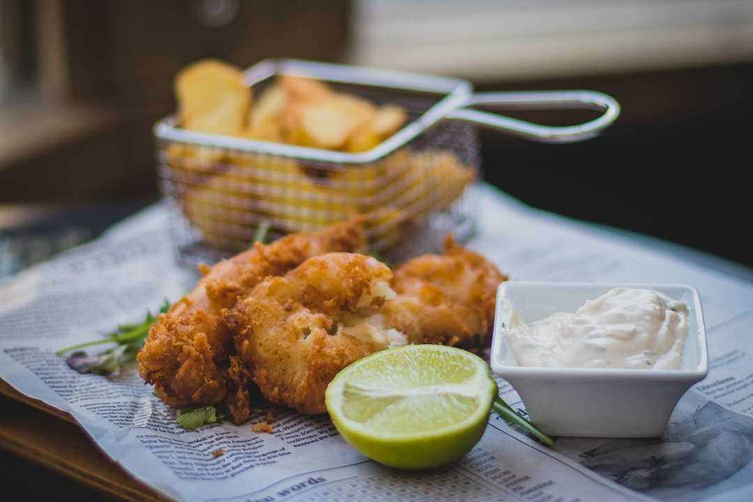Regno Unito, i ristoranti Rockfish rimuovono il merluzzo dai menu: costa troppo