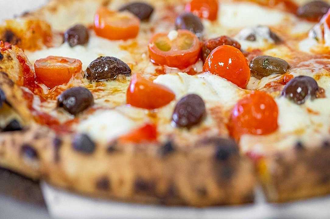Deliveroo: la pizza di Eataly a domicilio dal 1 aprile