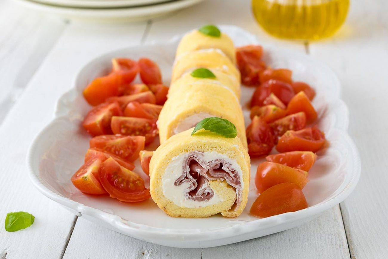 Rotolo Di Frittata Farcito Con Prosciutto E Formaggio Dissapore