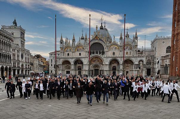 Venezia: i bar di Piazza San Marco uniti per far ripartire la città, da un aperitivo gratis