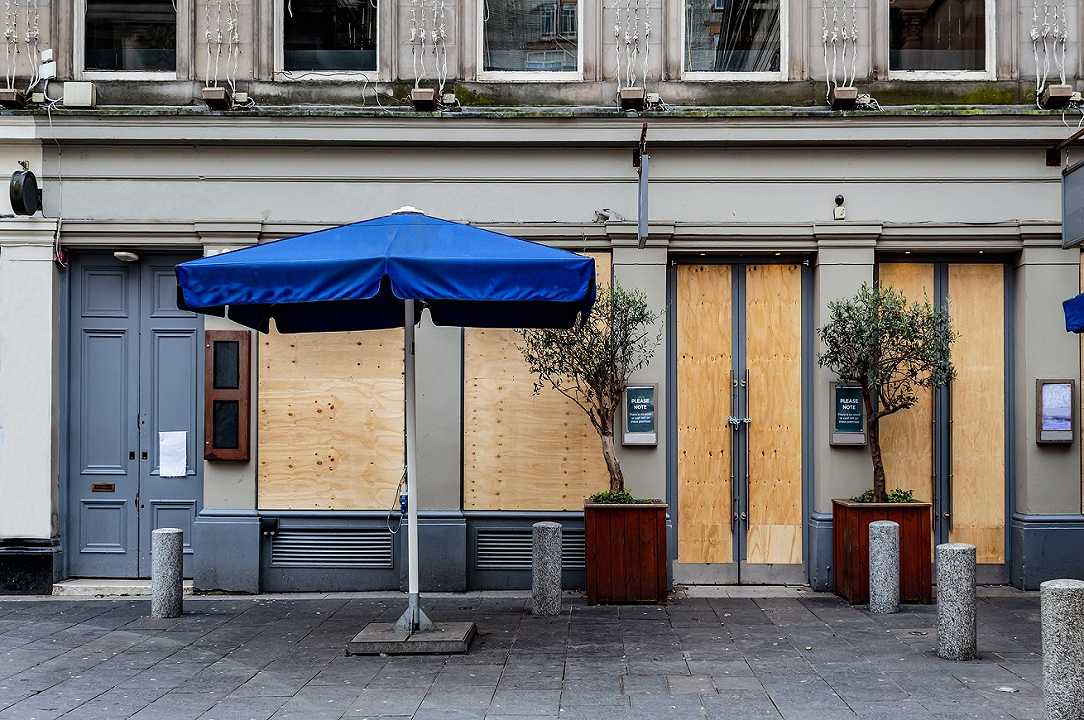 Bar e ristoranti devono restare chiusi in Emilia-Romagna per Stefano Bonaccini