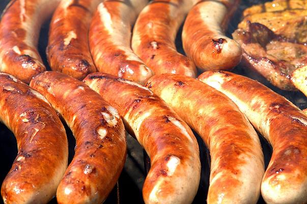 Milano: grigliata di Pasqua nel cortile del condominio, scattano le multe