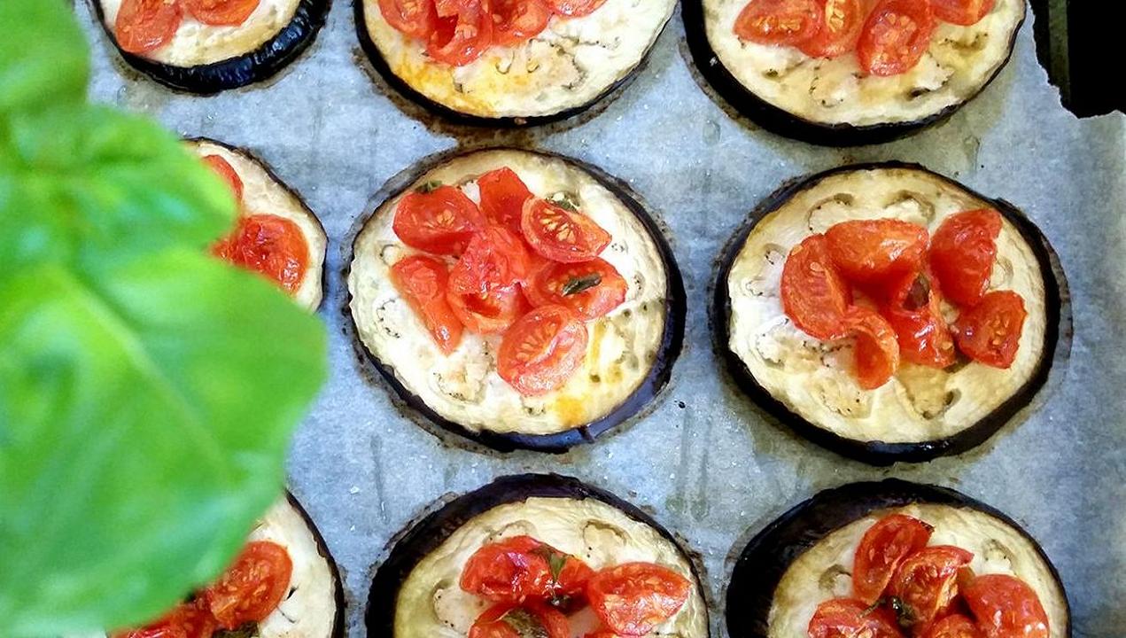 Melanzane e pomodorini al forno