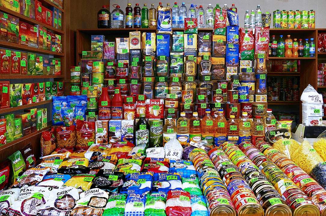 Siena: vendeva alimenti scaduti da mesi, multato un negozio in Val di Merse
