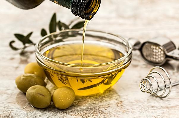Olio extravergine d’oliva: raccolta in anticipo ma la produzione cala